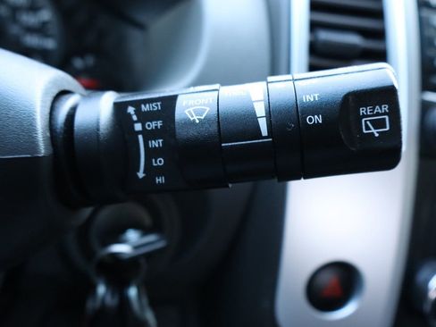 Used 2015 Nissan Xterra S image 32