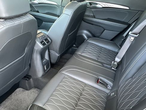 Certified 2023 Buick Envision Avenir image 13