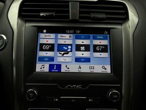 Used 2019 Ford Fusion SE FWD image 30