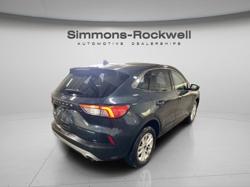 Used 2022 Ford Escape SE w/ Cold Weather Package image 5