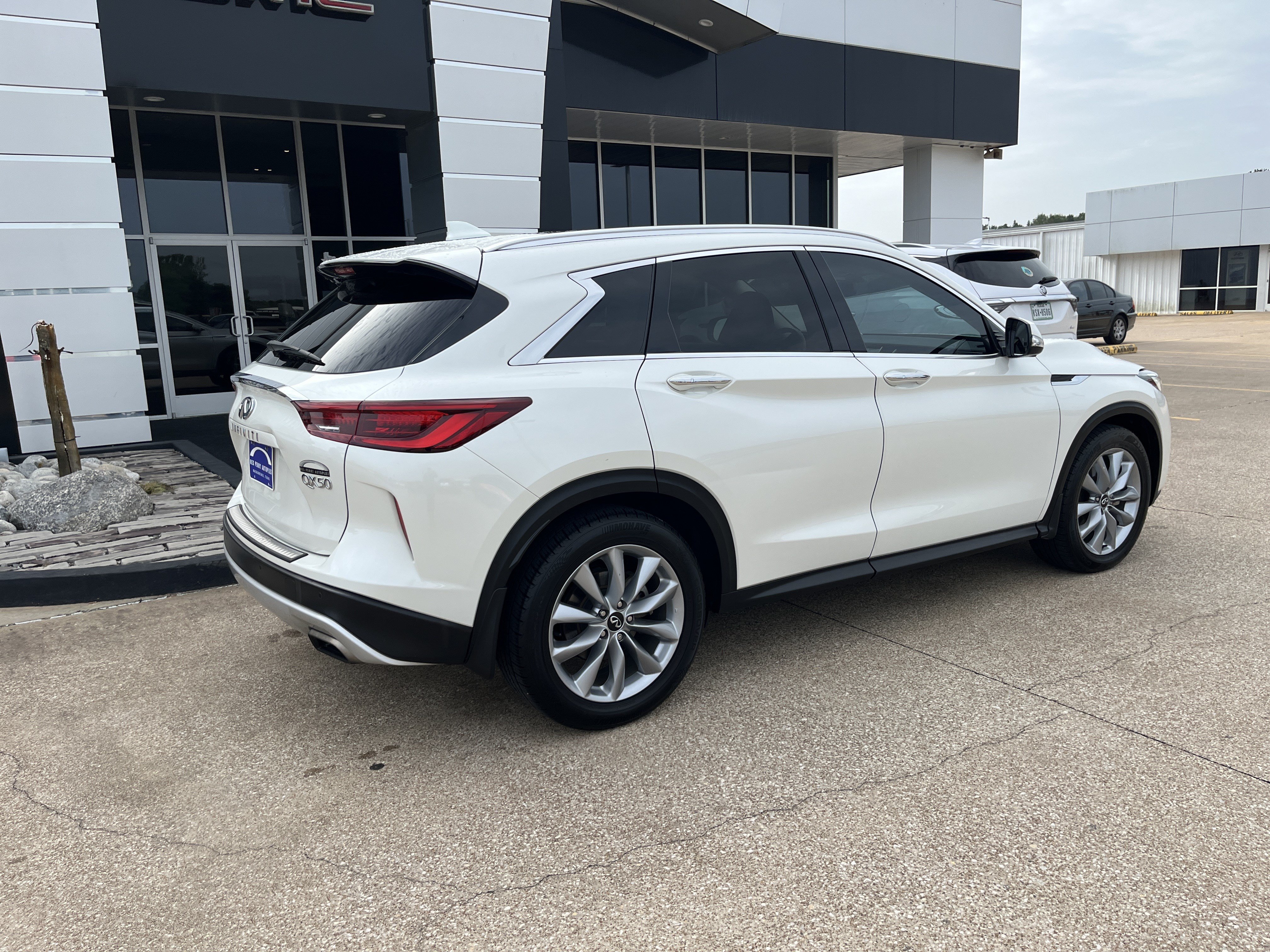 Used 2022 INFINITI QX50 Essential FWD image 3