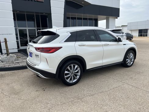 Used 2022 INFINITI QX50 Essential FWD image 3
