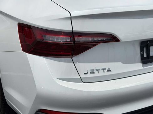 Used 2023 Volkswagen Jetta SE FWD image 11
