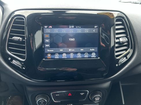 Used 2021 Jeep Compass Latitude image 15