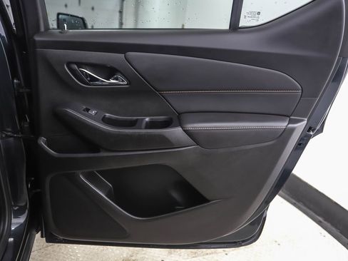 Used 2021 Chevrolet Traverse LT image 26