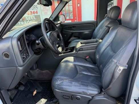 Used 2003 Chevrolet Avalanche 2WD image 10