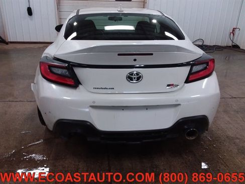 Used 2022 Toyota GR86 Premium w/ ALL Weather Mat Package (TMS) image 4