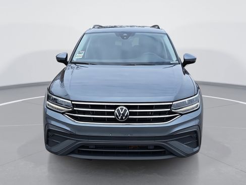 Used 2024 Volkswagen Tiguan SE image 8