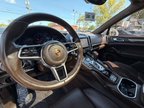 Used 2016 Porsche Cayenne AWD/4WD image 23