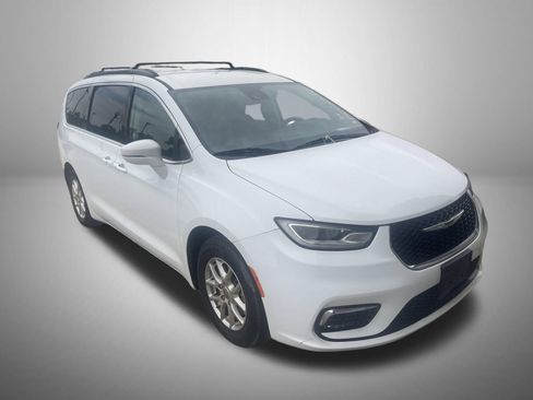 Used 2022 Chrysler Pacifica Touring-L FWD image 5