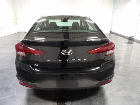 Used 2020 Hyundai Elantra SE w/ Cargo Package (C1) FWD image 5