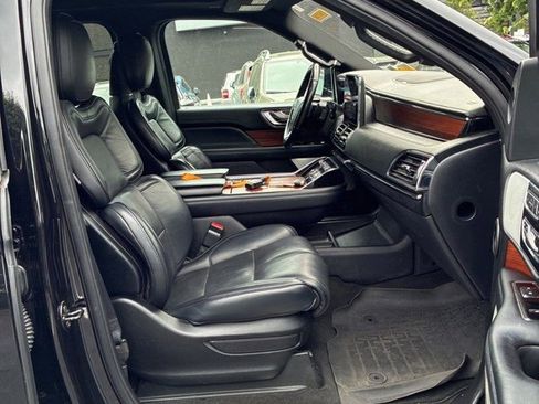 Used 2019 Lincoln Navigator L Reserve w/ Cargo Package AWD/4WD image 7