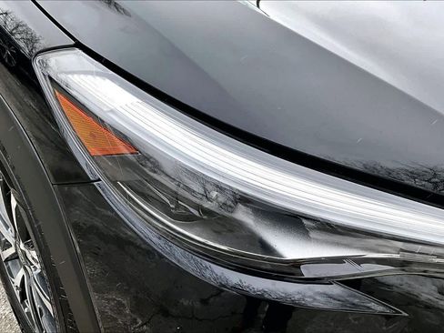 Certified 2024 Toyota Corolla Cross XLE image 26