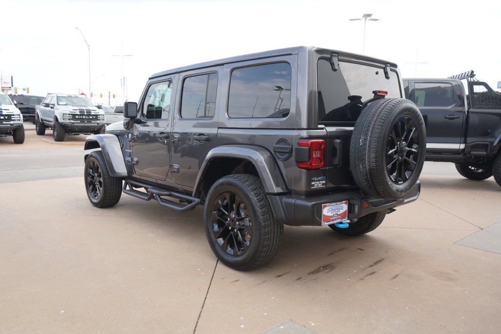 Used 2022 Jeep Wrangler Unlimited Sahara AWD/4WD image 13
