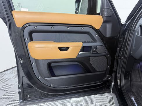 Used 2020 Land Rover Defender 110 X image 12