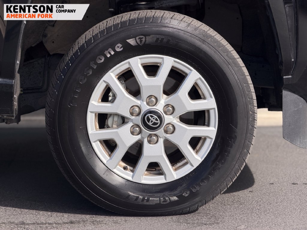 Used 2025 Toyota Tacoma SR5 AWD/4WD image 12