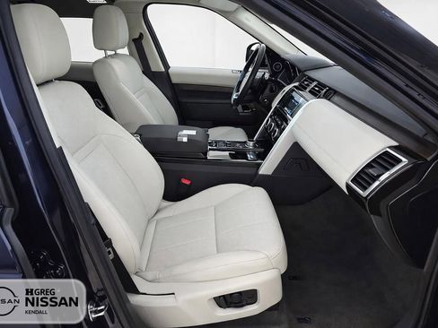 Used 2017 Land Rover Discovery HSE AWD/4WD image 10
