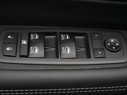 New 2026 Chrysler Pacifica Select w/ S Appearance Package AWD/4WD image 13
