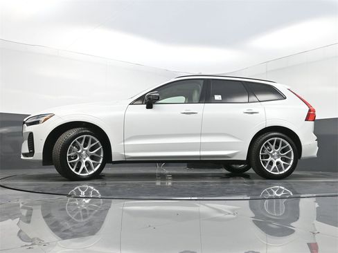 Used 2025 Volvo XC60 B5 Ultra w/ Protection Package Premier image 26
