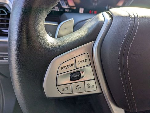 Used 2025 BMW X7 xDrive40i image 17