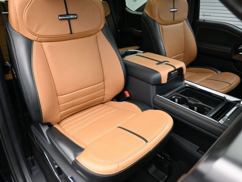 Used 2024 Ford F450 Platinum w/ FX4 Off-Road Package image 44