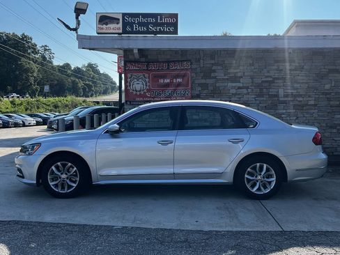 Used 2016 Volkswagen Passat 1.8T S FWD image 3