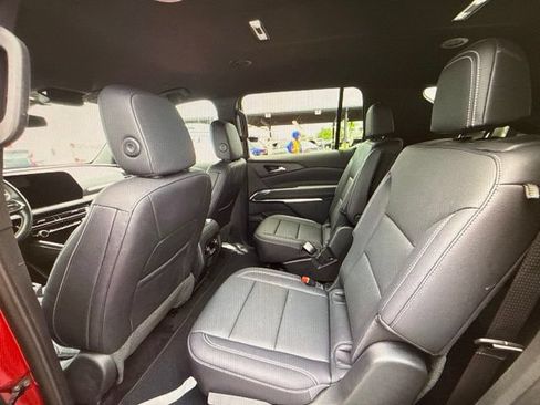 Used 2024 Chevrolet Traverse LT w/ Midnight/Sport Edition FWD image 14