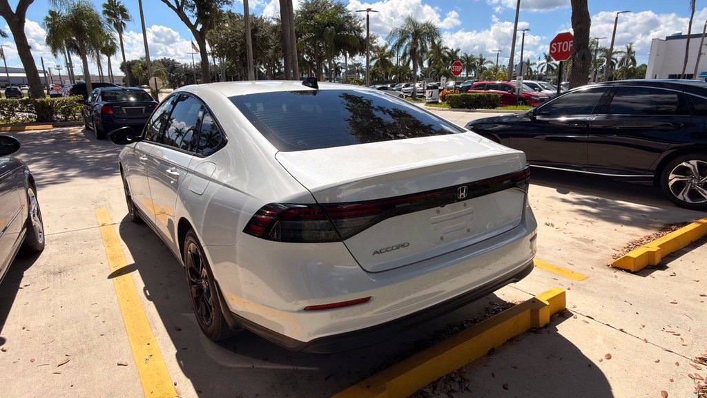 Used 2025 Honda Accord SE image 8