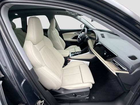 Certified 2025 Audi Q5 Premium Plus w/ Premium Plus image 19