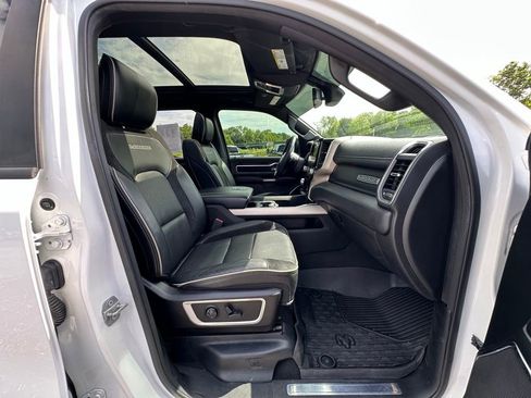 Used 2019 RAM 1500 Laramie AWD/4WD image 24