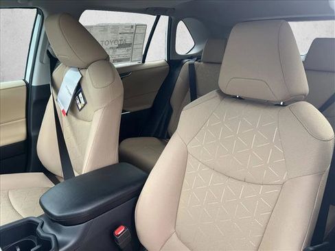 New 2025 Toyota RAV4 XLE image 15