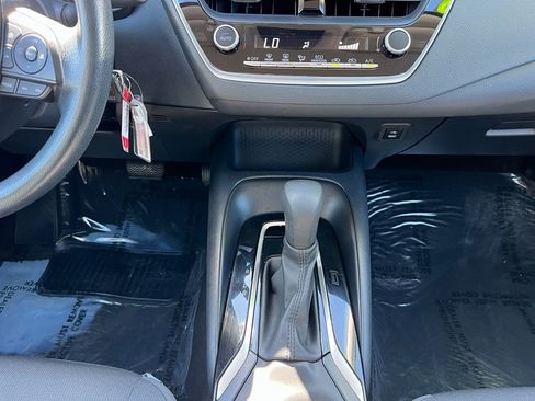 Used 2023 Toyota Corolla LE image 17
