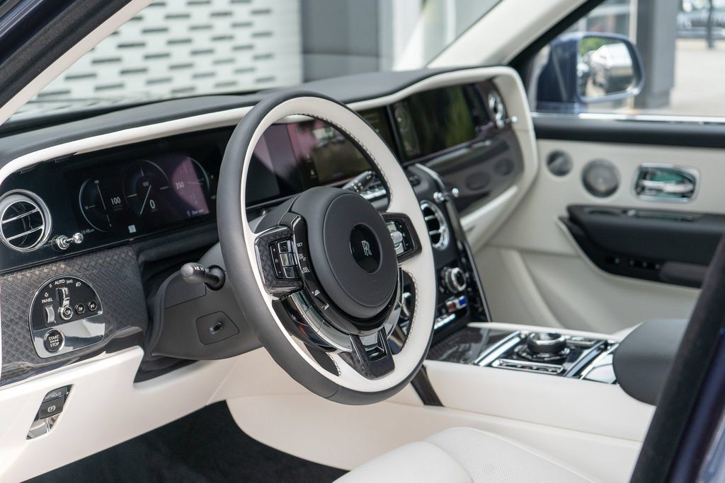 New 2027 Rolls-Royce Cullinan Black Badge AWD/4WD image 14