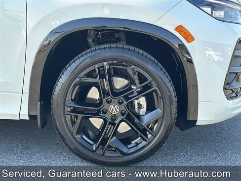 Used 2025 Volkswagen Tiguan SE R-Line AWD/4WD image 25