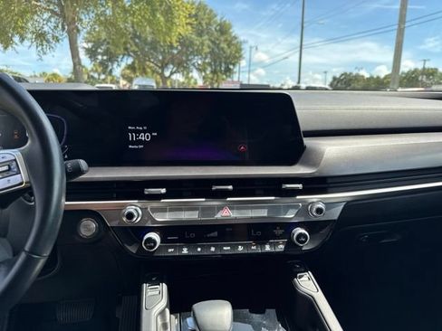 Used 2025 Kia Telluride S FWD image 25