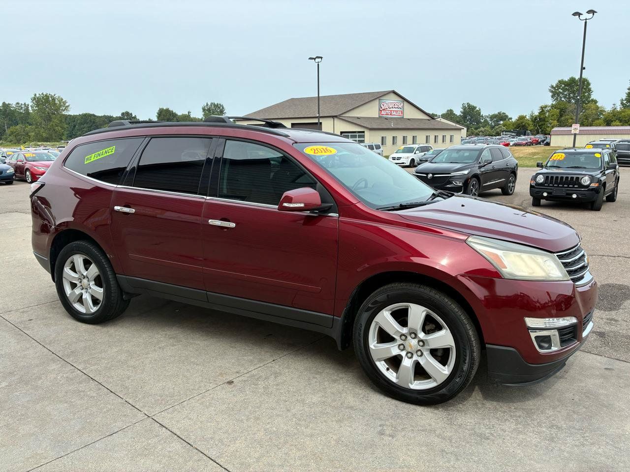 Used 2016 Chevrolet Traverse LT w/ Style and Technology Package FWD image 4