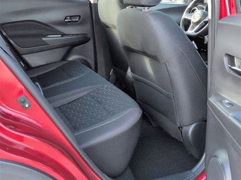 Used 2024 Nissan Kicks SV image 18