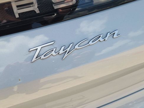 Used 2025 Porsche Taycan AWD/4WD image 33