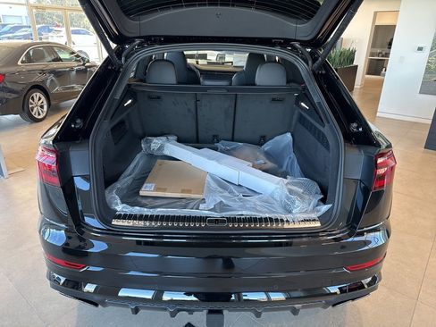 New 2026 Audi SQ8 Prestige image 9