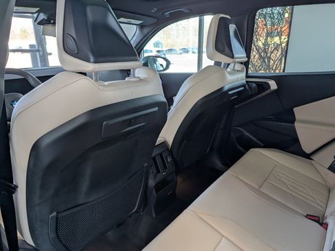 Used 2025 BMW X3 xDrive30i w/ Premium Package image 12