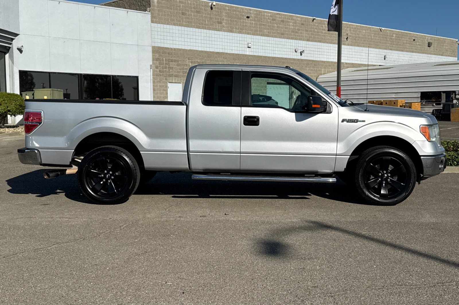 Used 2012 Ford F150 XLT w/ XLT Convenience Pkg RWD image 3