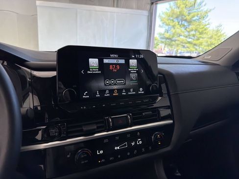 Certified 2025 Nissan Pathfinder SL w/ SL Premium Package FWD image 27