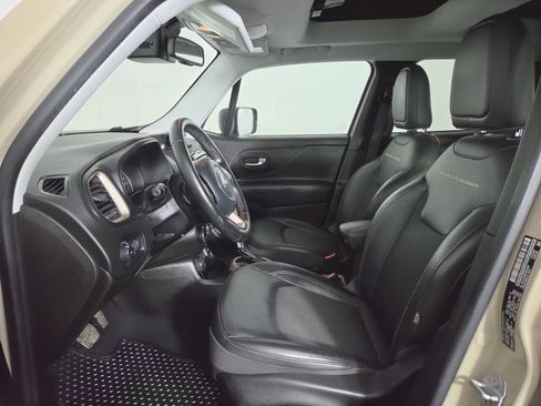 Used 2017 Jeep Renegade Trailhawk AWD/4WD image 14