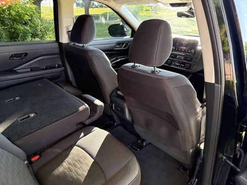Used 2024 Nissan Pathfinder S w/ Cargo Package AWD/4WD image 30