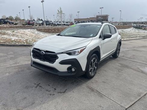 Used 2025 Subaru Crosstrek 2.0i Premium image 3