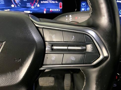 Used 2024 Chevrolet Traverse LT AWD/4WD image 19