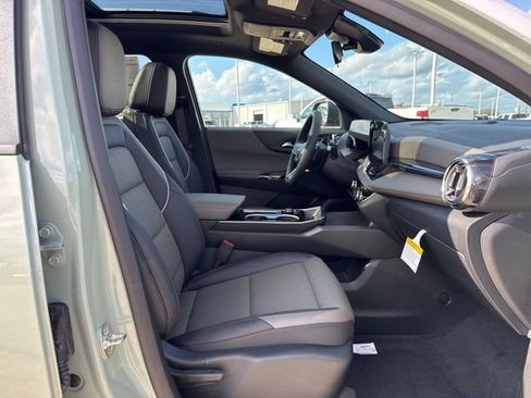 New 2026 Chevrolet Equinox LT w/ Convenience Package II image 32