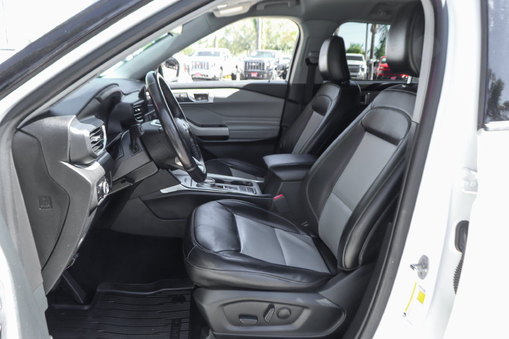 Used 2023 Ford Explorer XLT w/ Equipment Group 202A RWD image 18