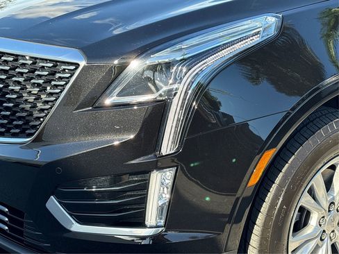 New 2025 Cadillac XT5 Luxury image 14