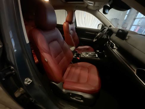 Used 2021 MAZDA CX-5 Carbon Edition image 25